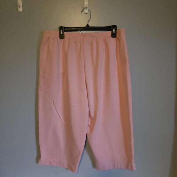 EUC Alfred Dunner Sweatpant Material Capris - Picture 2 of 5